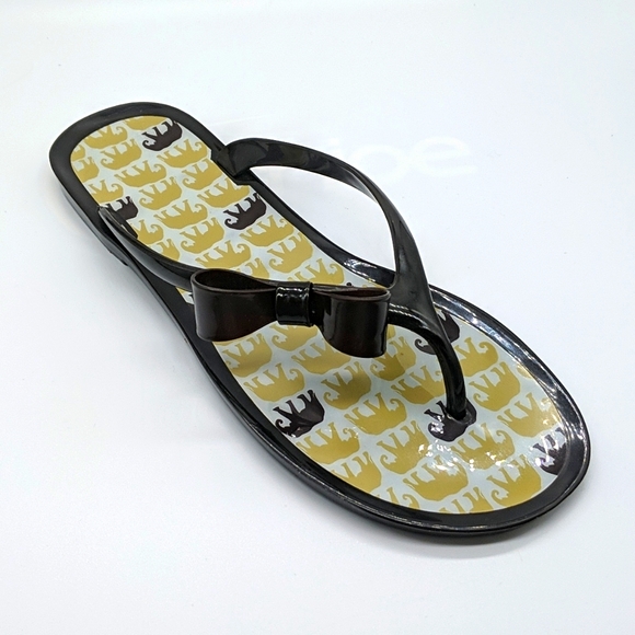 yellow box elephant flip flops